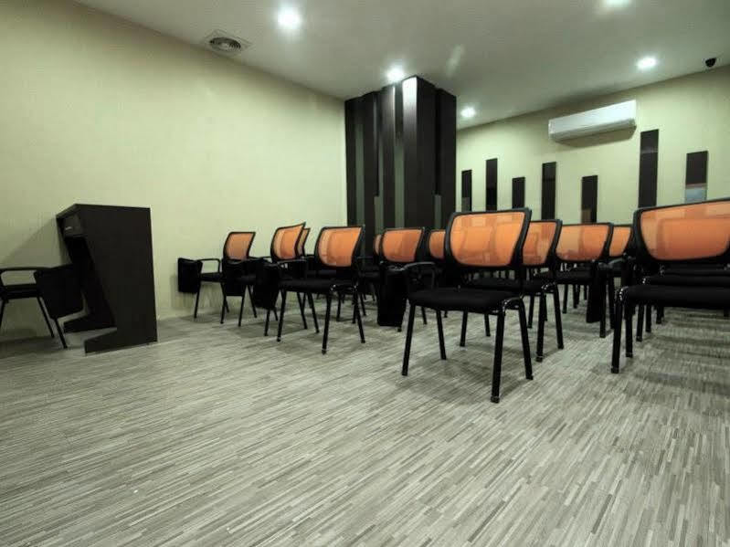 Nagoya One Hotel Екстер'єр фото